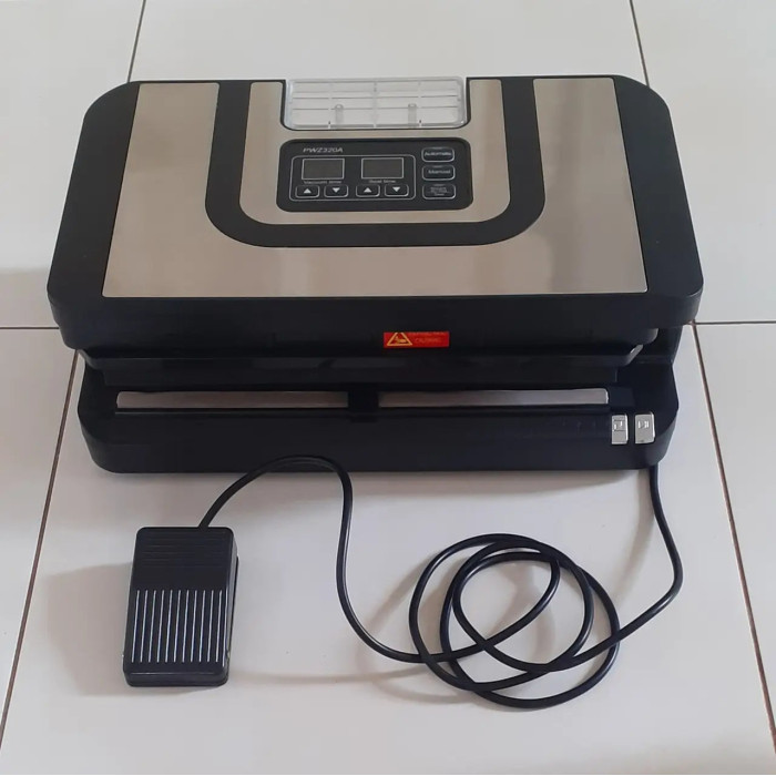Вакууматор PWZ320A  для гладких та рифлених пакетів